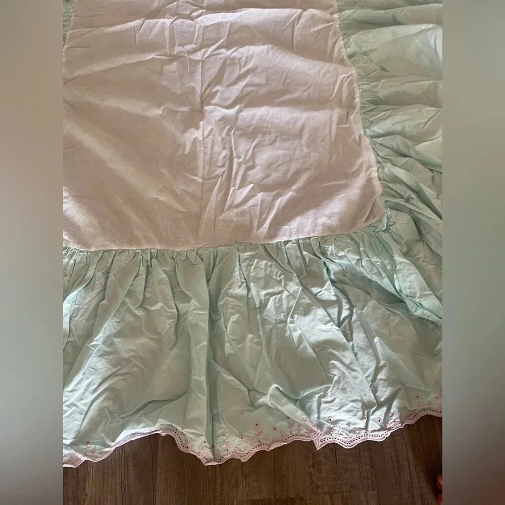 Simply Shabby Chic Baby Cribskirt Dust Ruffle Blue Pink Embroidery VTG 2012 New